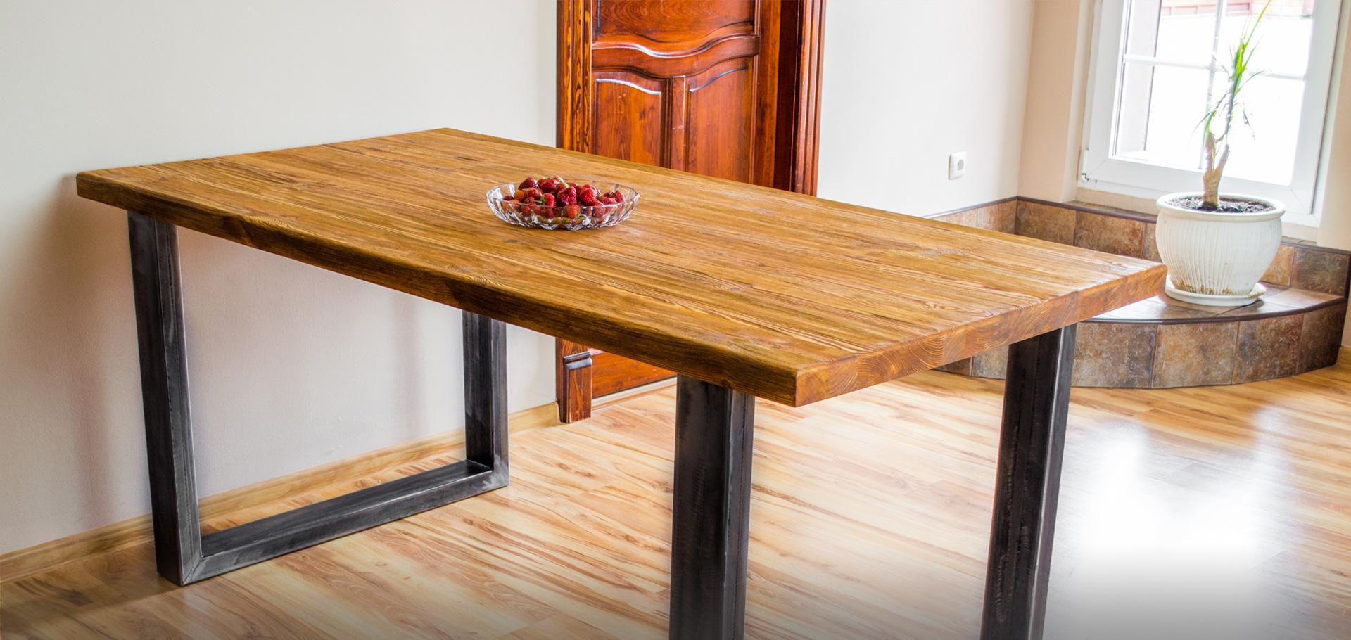 Slajd #3 łóżko z białą pościelą